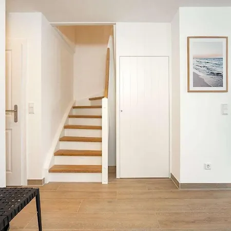 With 2 Bedrooms بيت للعطل *